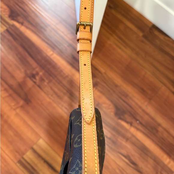St Cloud Louis Vuitton PM Monogram Crossbody Bag - Picture 15 of 16